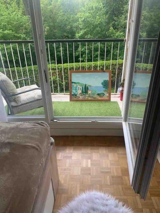 Proche Chateau De Versailles Avec Balcon Vu Sur Une Foret Et Parking Gratuit Pour 5 Personnes Maximum المظهر الخارجي الصورة