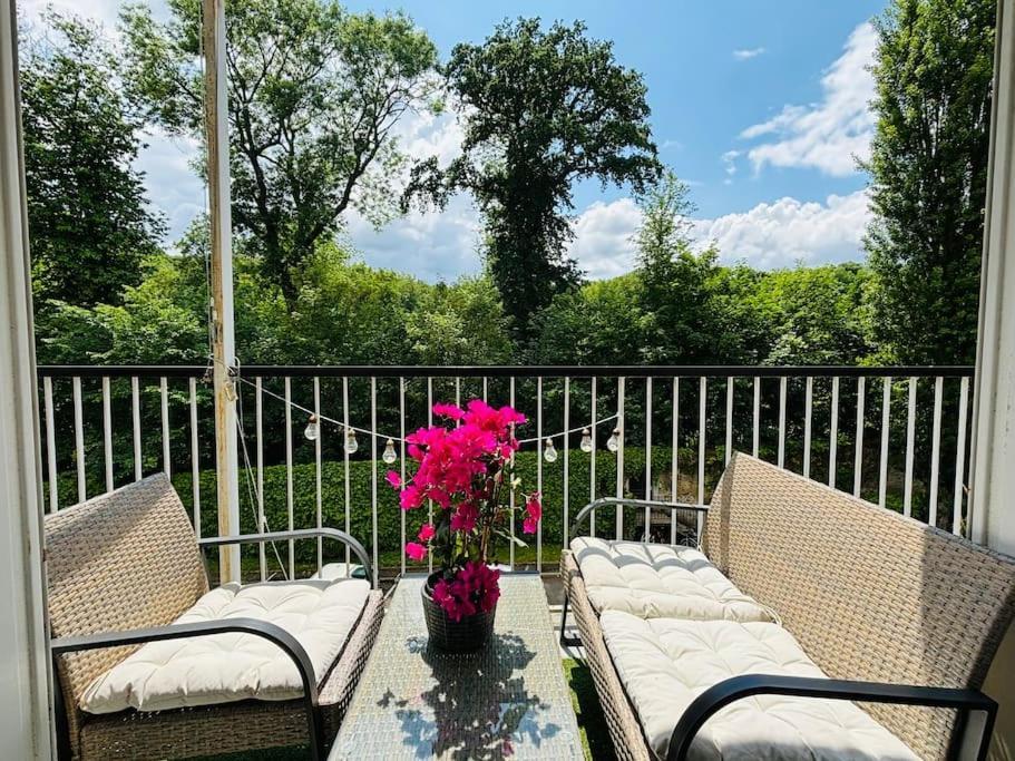 Proche Chateau De Versailles Avec Balcon Vu Sur Une Foret Et Parking Gratuit Pour 5 Personnes Maximum المظهر الخارجي الصورة