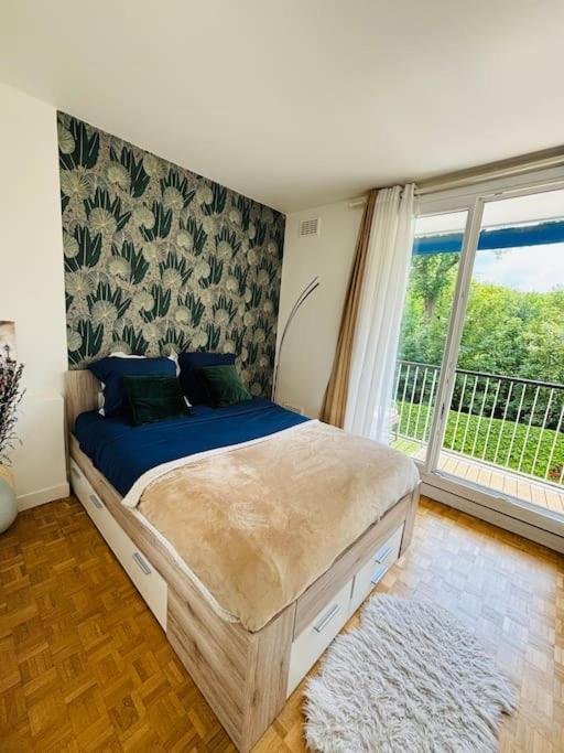 Proche Chateau De Versailles Avec Balcon Vu Sur Une Foret Et Parking Gratuit Pour 5 Personnes Maximum المظهر الخارجي الصورة